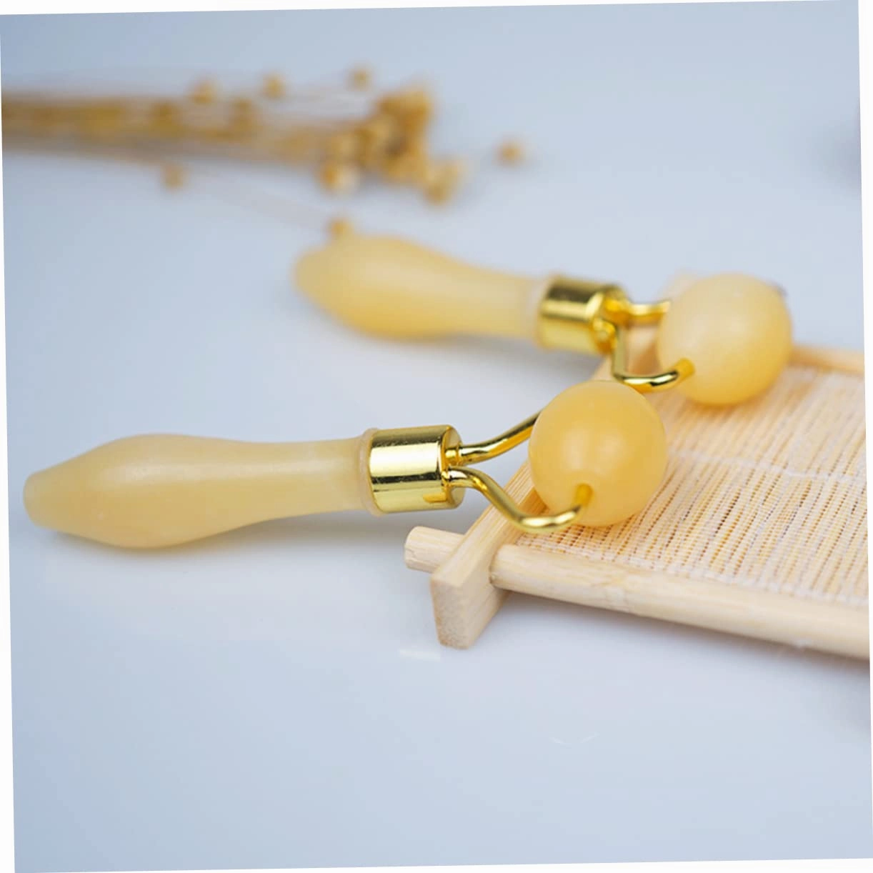 Beaupretty 2pcs Jade Eye Massage Roller Yellow Jade Face Roller for -aging Skin Care Lightweight and Portable Comfortable Eye for Travel and Daily Use