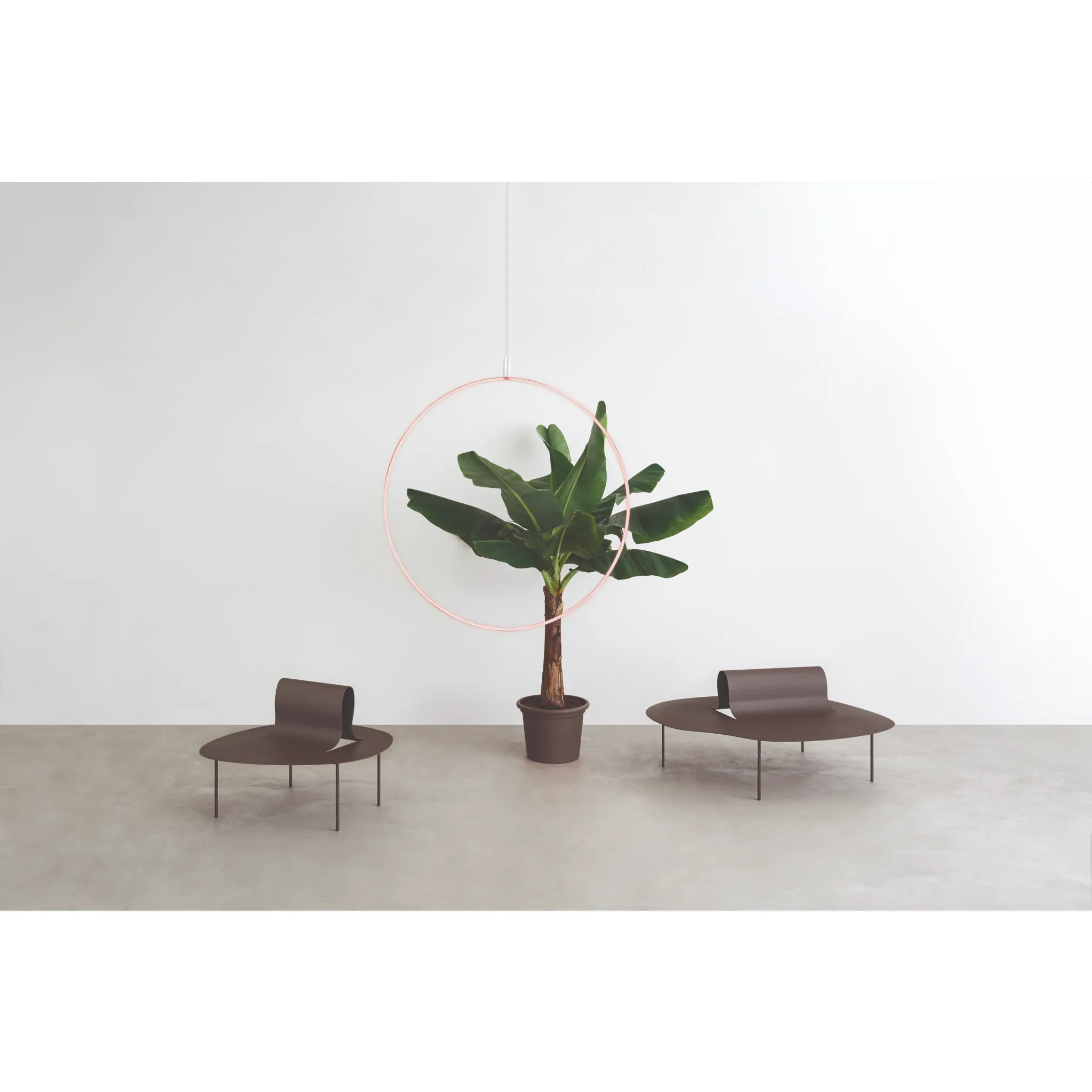 Bent-Back Metal Outdoor Bench | Desalto Softer than Steel