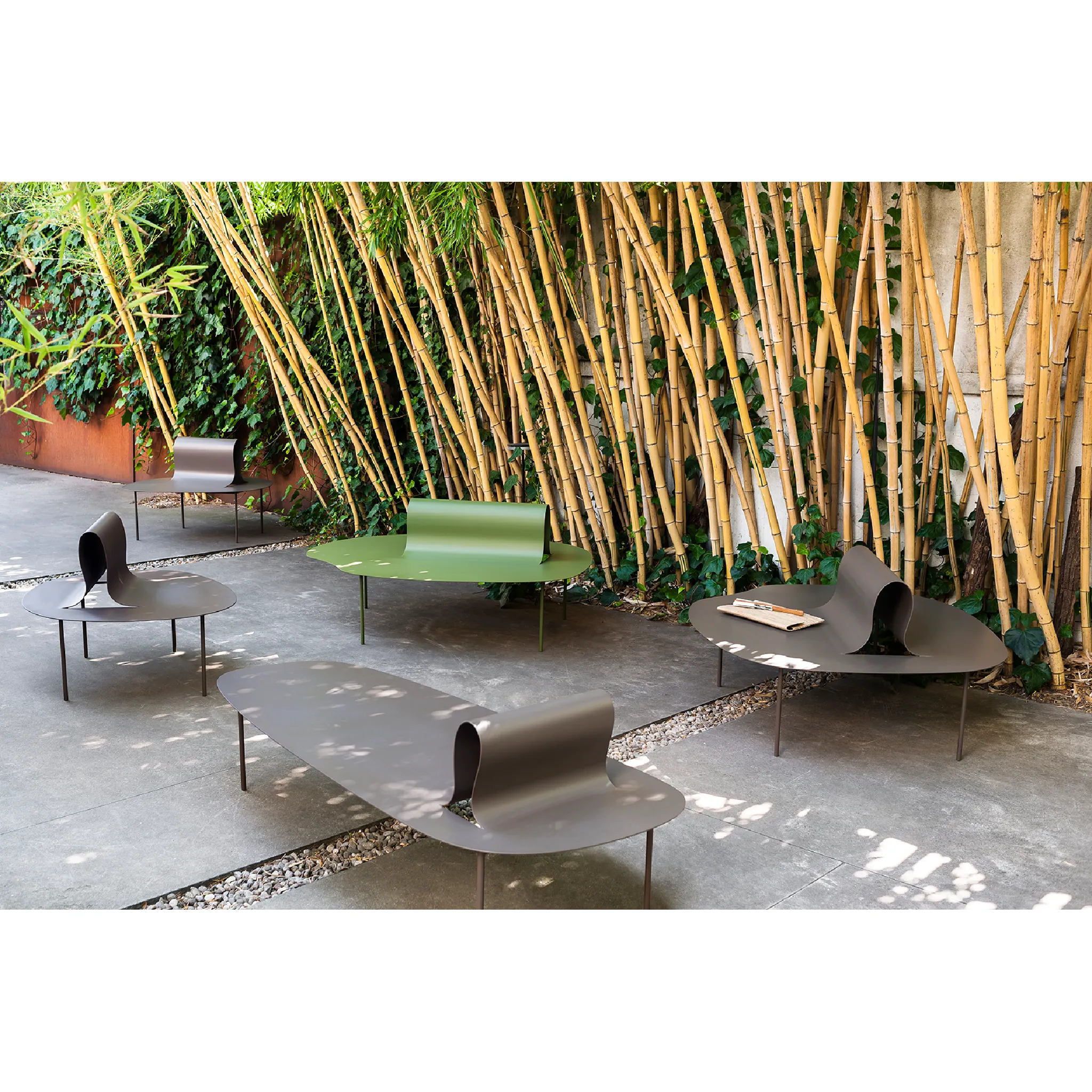 Bent-Back Metal Outdoor Bench | Desalto Softer than Steel