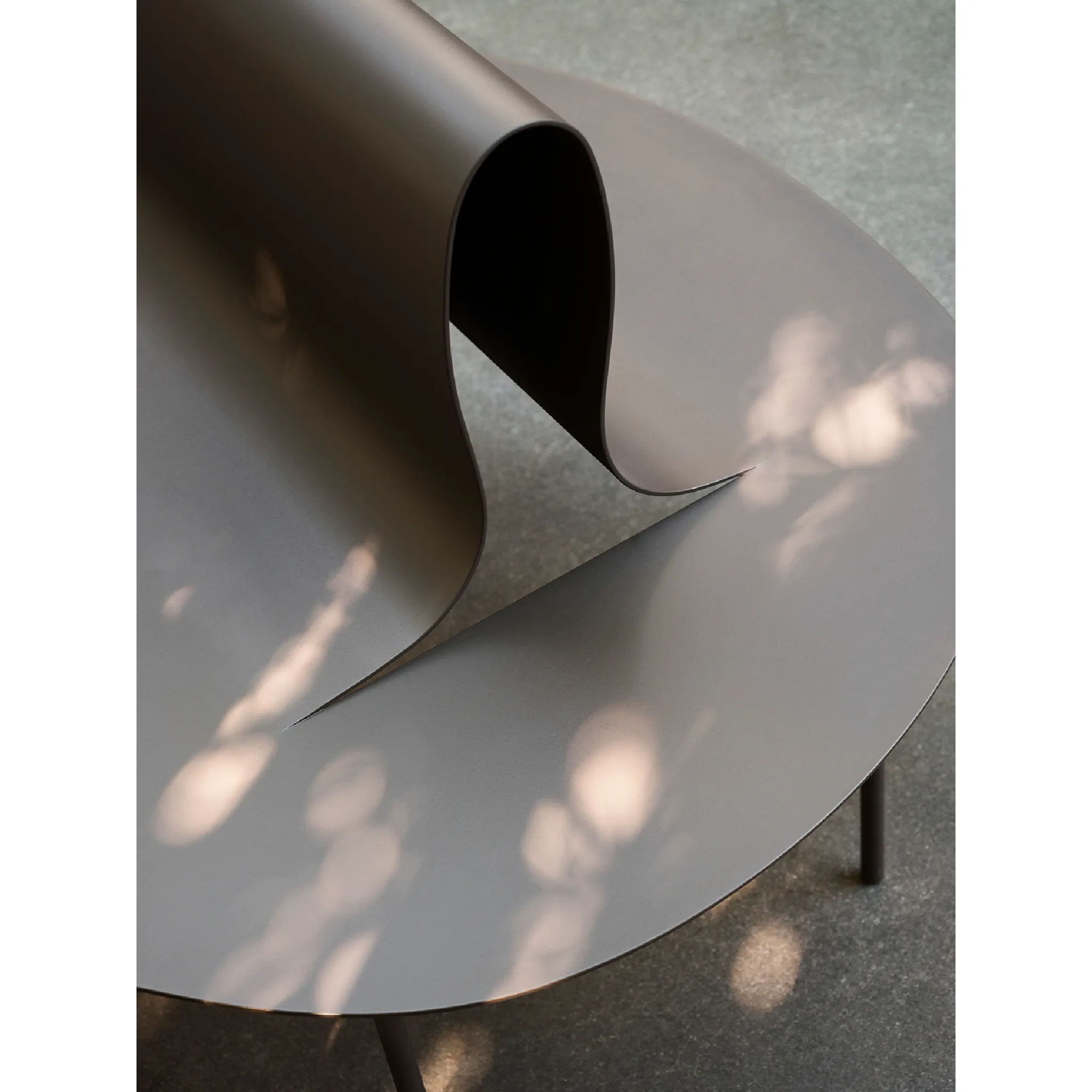 Bent-Back Metal Outdoor Bench | Desalto Softer than Steel