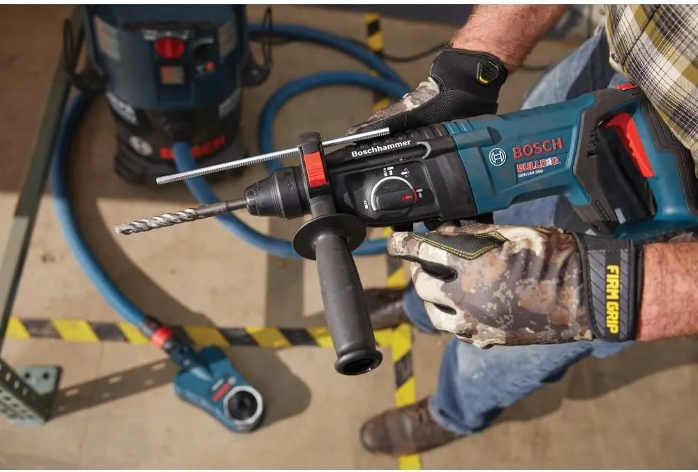 BOSCH GBH18V-26DK15 18V EC Brushless SDS-plus® Bulldog™ 1 In. Rotary Hammer Kit with (1) CORE18V® 4 Ah Advanced Power Battery