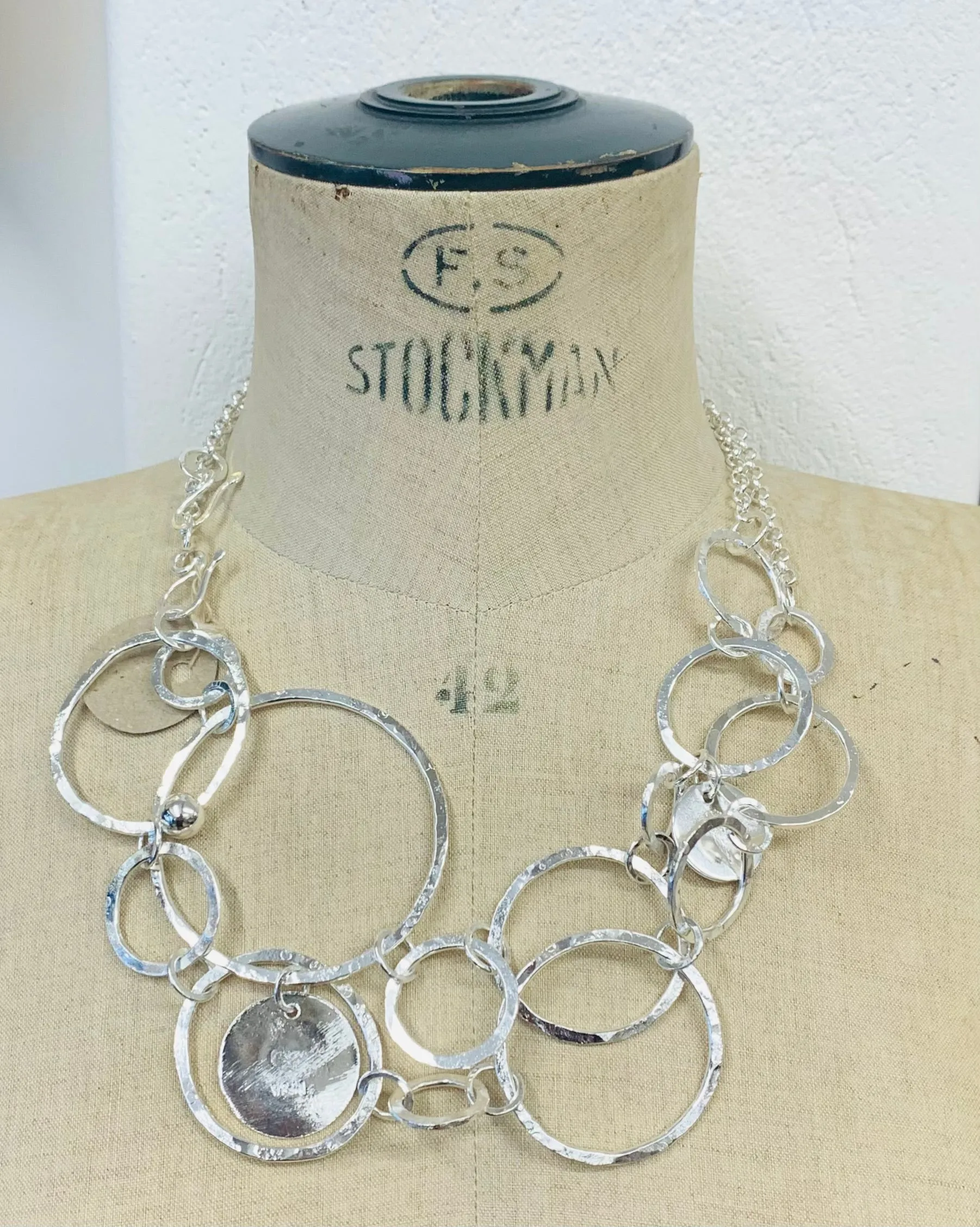 Circle long necklace silver