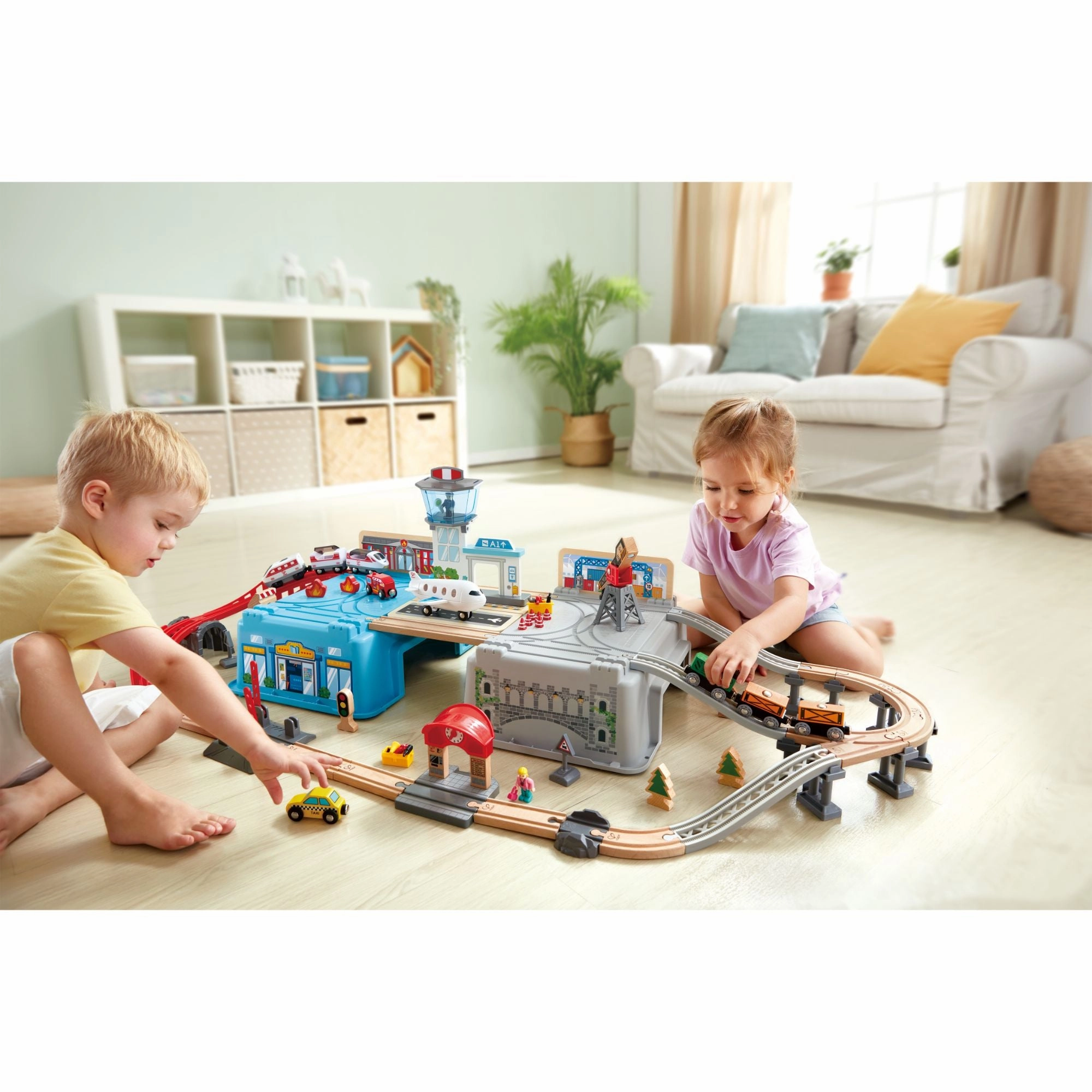 Hape Super Cityscape Transport Bucket Set