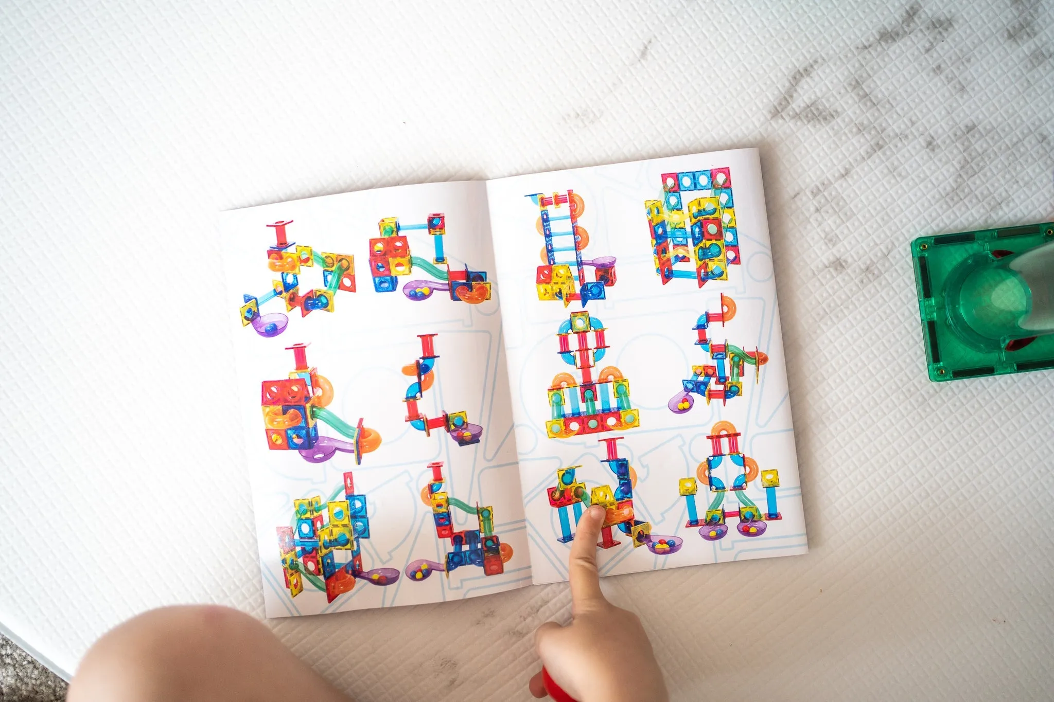 Learn and Grow Toys Magnetic Tiles Ball Run 84pc Pack Best Seller Marble Run Game 3yrs 