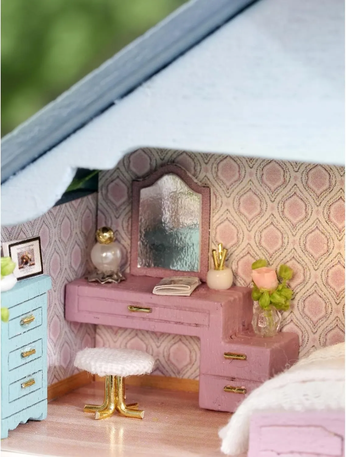MAGQOO DIY Miniature Dollhouse Kit with Furniture 1:100 Scale Creative Room Mini Wooden Doll House Accessories DIY Miniature House Kit(Muran Manor)