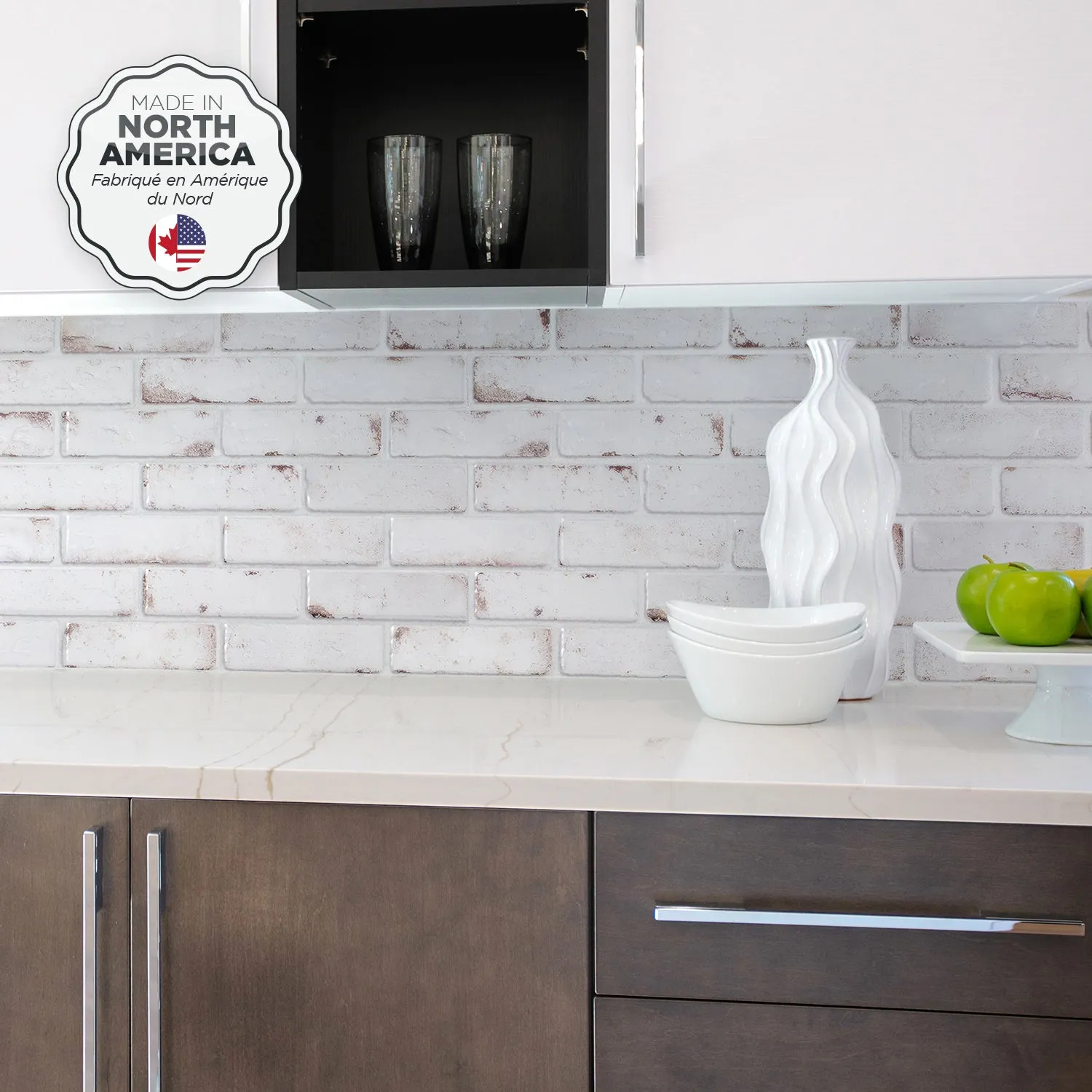 Smart Tiles Peel and Stick 2-Sheet 21 x 11 Backsplash - Brik Toscana|Dosseret Smart Tiles peler et coller 21 x 11, 2 feuilles - Brik Toscana