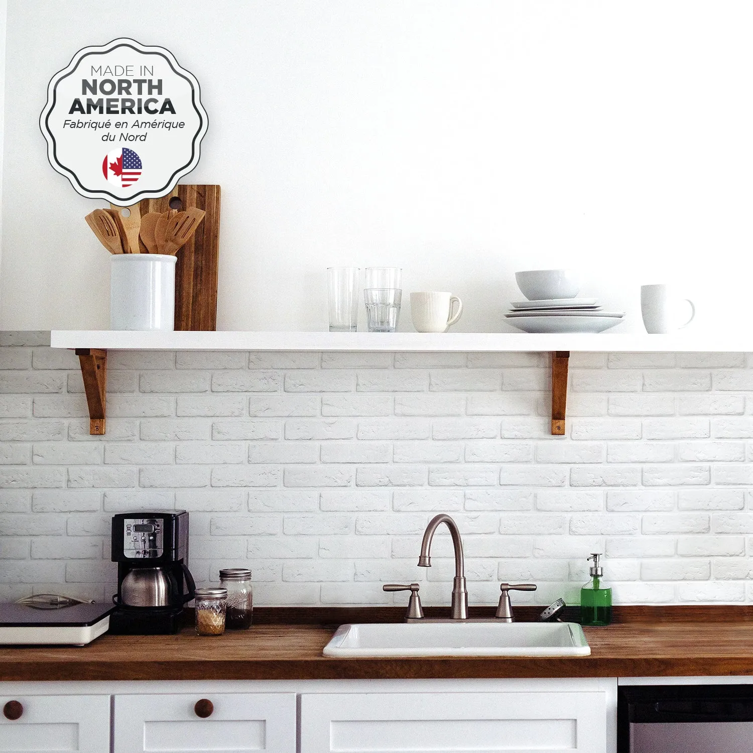 Smart Tiles Peel and Stick 2-Sheet 21 x 11 Backsplash - Brik Zurich|Dosseret Smart Tiles peler et coller 21 x 11, 2 feuilles - Brik Zurich