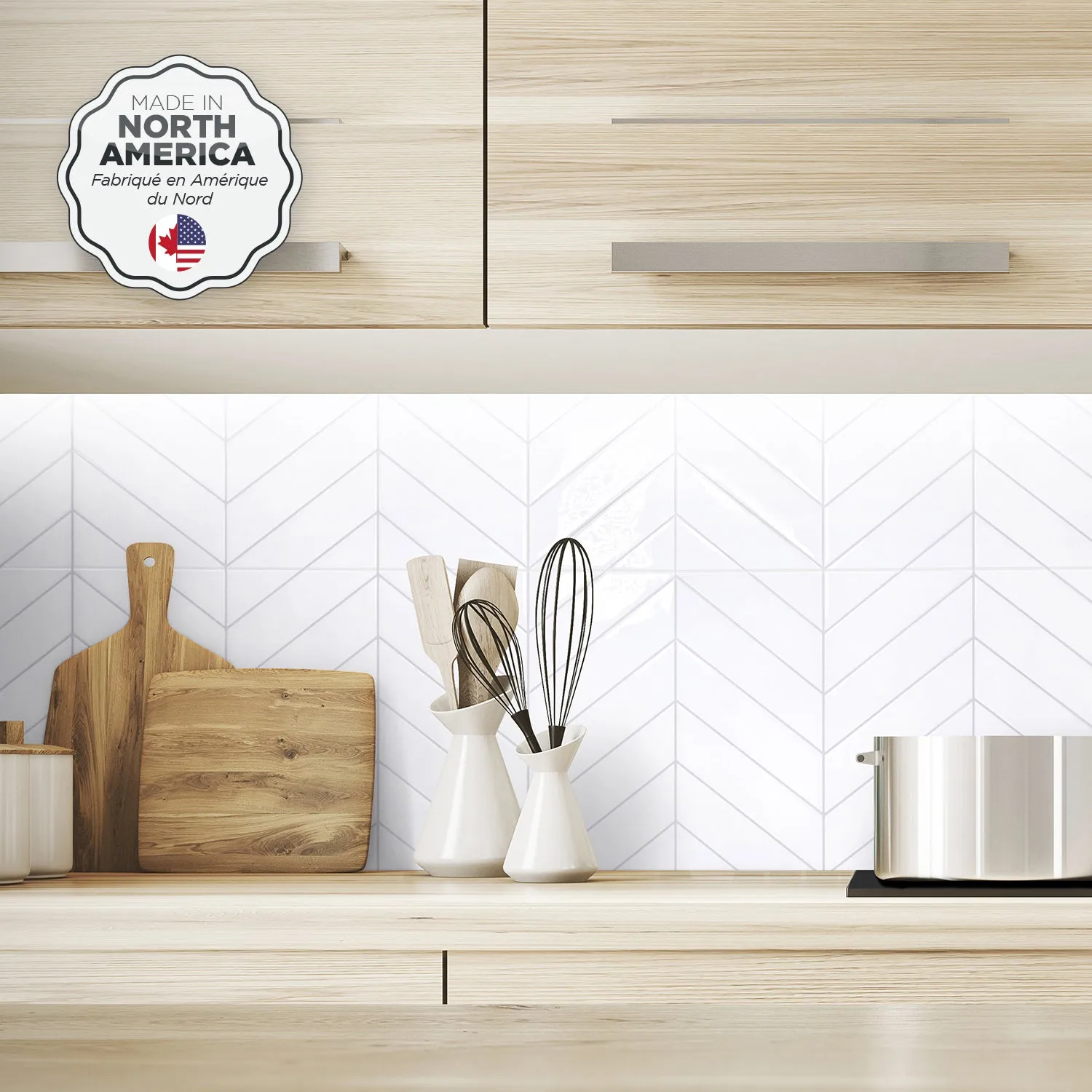 Smart Tiles Peel and Stick 2-Sheet 23 x 12 Backsplash - Blok Chevron|Dosseret Smart Tiles peler et coller 23 x 12, 2 feuilles - Blok Chevron