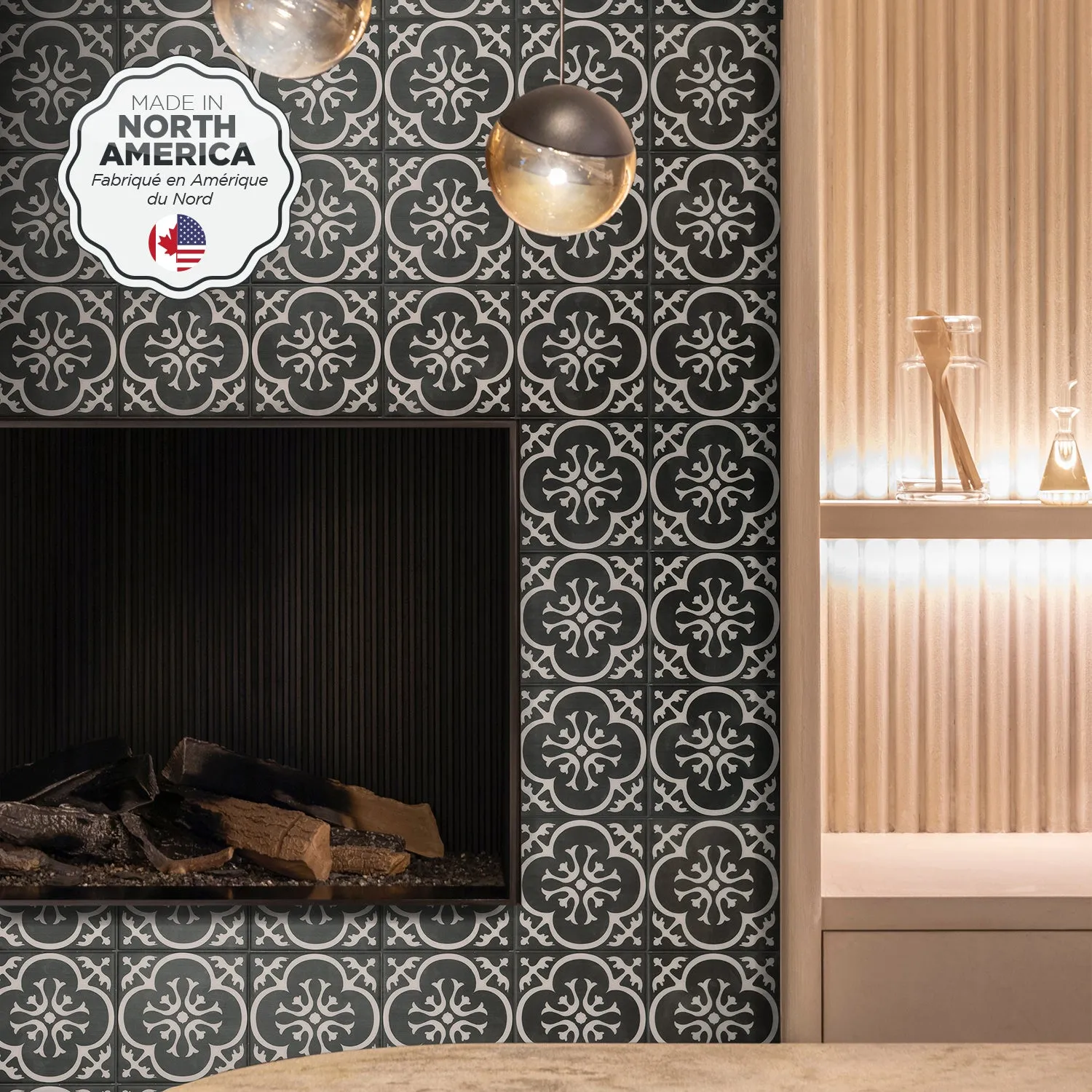 Smart Tiles Peel and Stick 4-Sheet 7.75 x 7.75 Backsplash - Vintage Girona Nera|Dosseret Smart Tiles peler et coller 7,75 x 7,75, 4 feuilles - Vintage Girona Nera