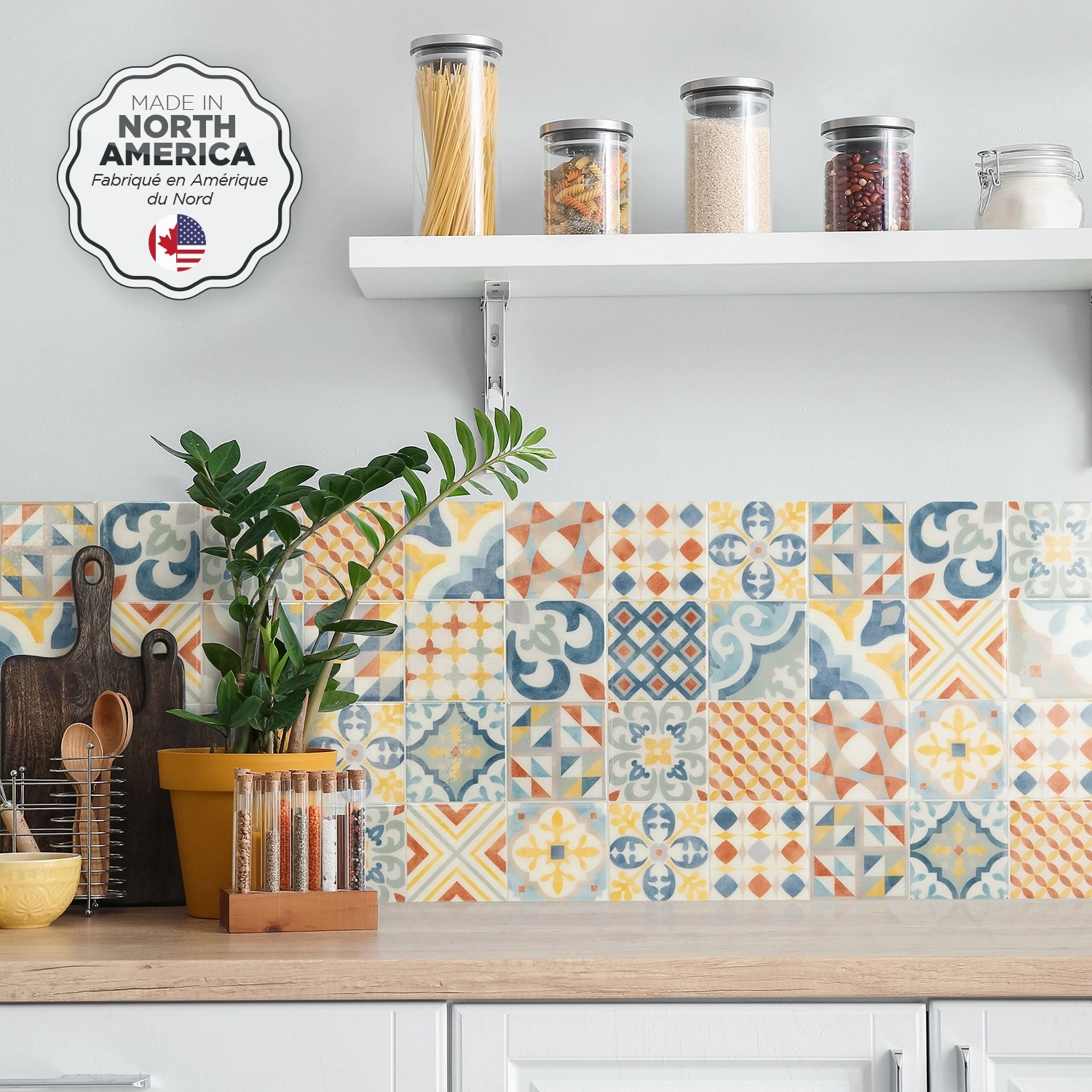 Smart Tiles Peel and Stick 4-Sheet 9 x 9 Backsplash - Vintage Almada|Dosseret Smart Tiles peler et coller 9 x 9, 4 feuilles - Vintage Almada