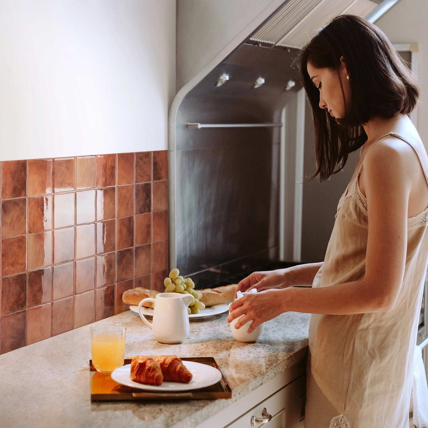 Smart Tiles Peel and Stick 4-Sheet 9 x 9 Backsplash - Zellige Safi|Dosseret Smart Tiles peler et coller 9 x 9, 4 feuilles - Zellige Safi