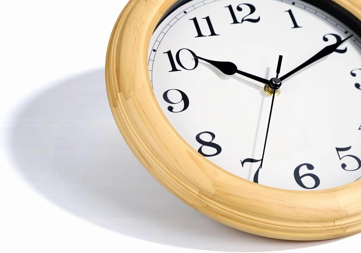 Wooden Silent Wall Clock, Large Decorative Battery Operated Non-Tick Analog Modern Clock for Living Room Kitchen Bedroom, Natural Texture(14''Nature)